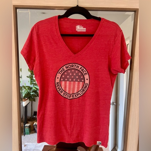 The North Face Women’s Red Cotton Never Stop Exploring Tee Shirt size Large - Picture 1 of 3